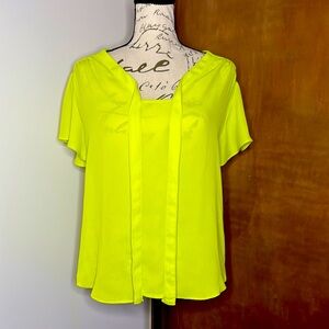 VINCE CAMUTO | Chartreuse Blouse | XS